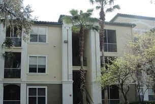 5703 Legacy Crescent Pl in Riverview, FL - Building Photo