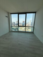 70 W Huron St, Unit 665 in Chicago, IL - Building Photo - Building Photo