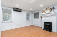 155 Dorchester St, Unit 1 in Boston, MA - Building Photo - Building Photo