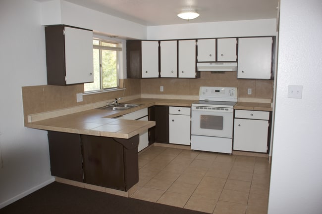 21 Douglas Ln, Unit 23
