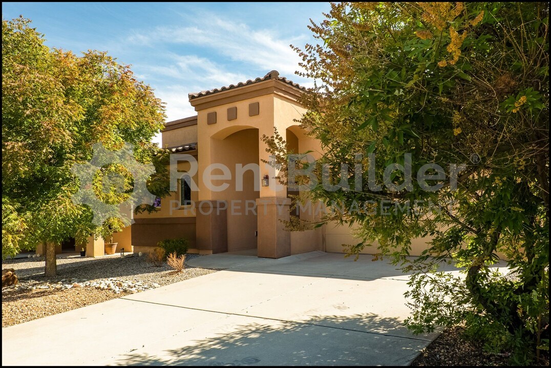 7245 Skagway Dr NE in Rio Rancho, NM - Building Photo