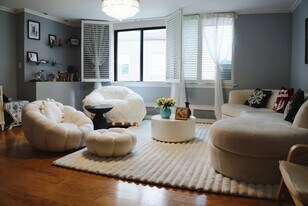 8 Juniper St, Unit 22 in Brookline, MA - Building Photo