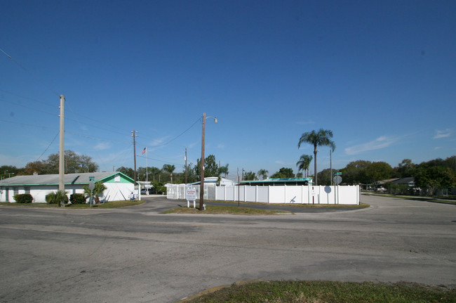 723 44th Ave E in Bradenton, FL - Foto de edificio - Building Photo