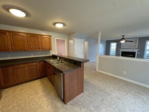 303 Princess Anne Cir in Elizabeth City, NC - Building Photo - Building Photo