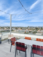 Jefferson Flats Student Living in Los Angeles in Los Angeles, CA - Foto de edificio - Building Photo