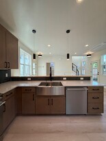 7313 N Willamette Blvd in Portland, OR - Building Photo