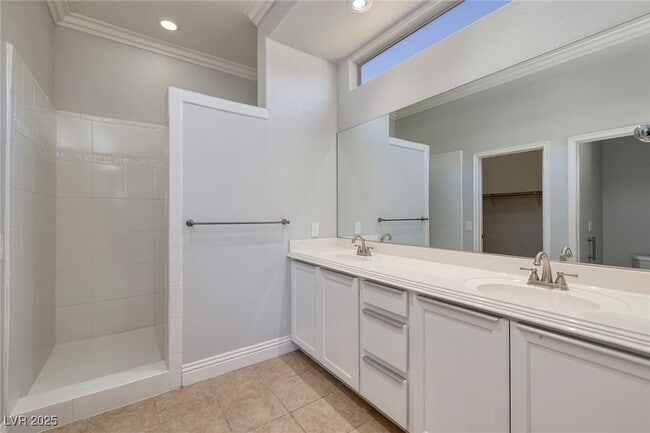 property at 472 Via Stretto Ave