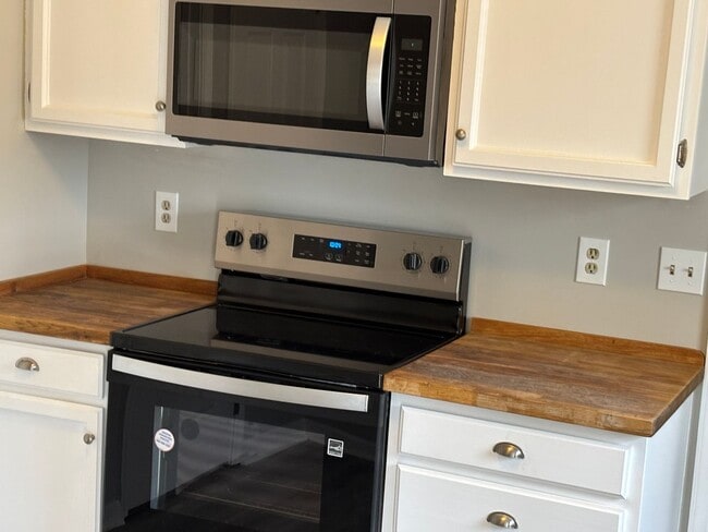 101 Mason St in Locust Grove, VA - Building Photo - Building Photo