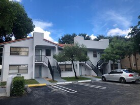 11635 Royal Palm Blvd in Coral Springs, FL - Building Photo