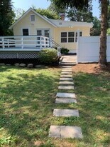 28 Treadwell Ave in Westport, CT - Building Photo