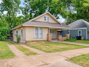 533 E Woodard St in Denison, TX - Building Photo - Building Photo