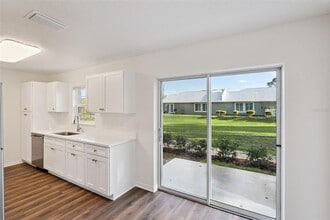 1075 N Rockingham Ave in Tavares, FL - Building Photo - Building Photo