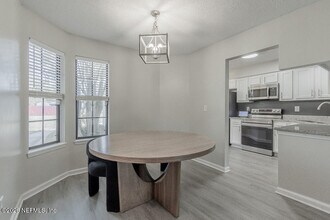 8755 Huntington Woods Cir N in Jacksonville, FL - Building Photo - Building Photo