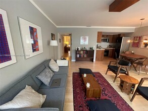 300 Meridian Ave in Miami Beach, FL - Building Photo - Building Photo