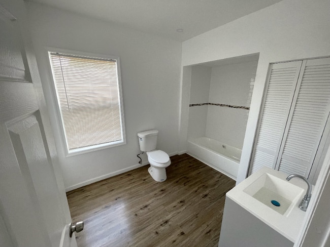 1222 6th Ave in Watervliet, NY - Foto de edificio - Building Photo