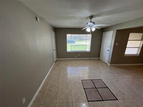 405 Highcrest Dr in Dallas, TX - Building Photo - Building Photo