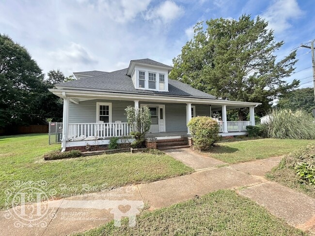 1021 Dixie St in Burlington, NC - Building Photo - Building Photo