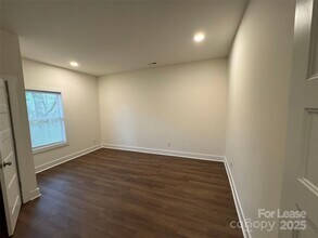 311 W Gold St in Kings Mountain, NC - Foto de edificio - Building Photo