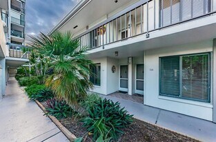 6365 Bahia Del Mar Blvd S in St. Petersburg, FL - Building Photo