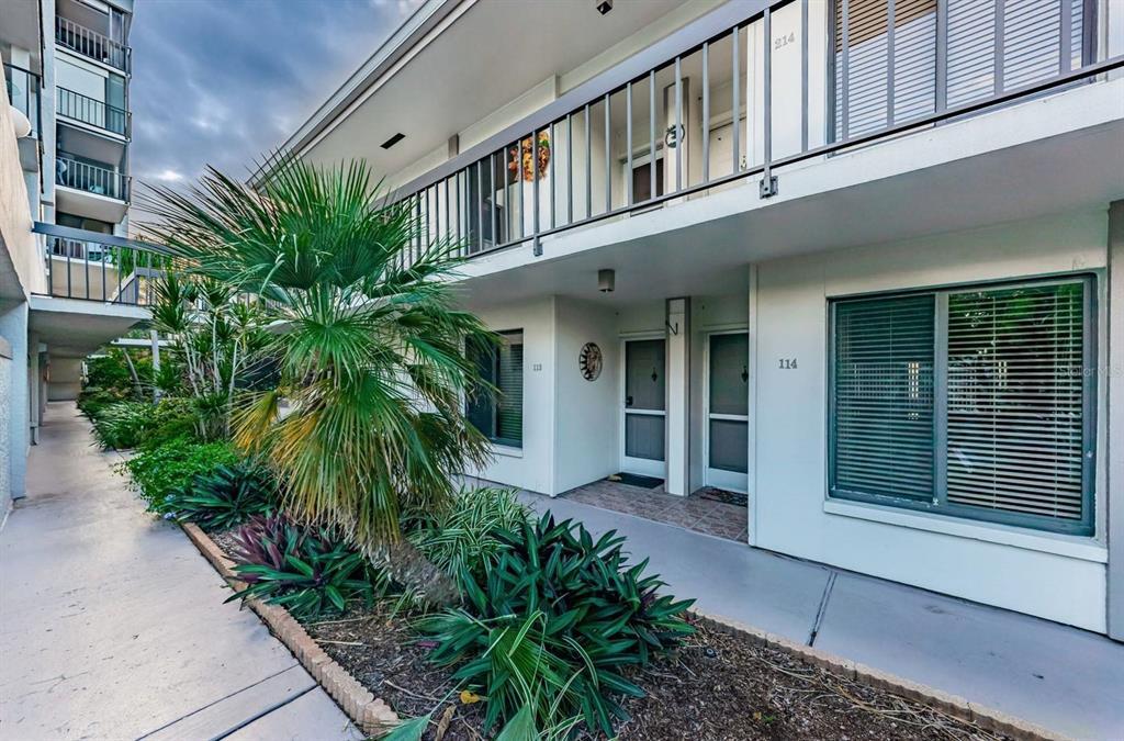 6365 Bahia Del Mar Blvd S in St. Petersburg, FL - Foto de edificio