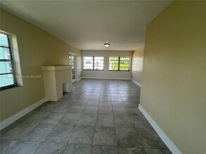 1104 SW 12th Ct in Miami, FL - Building Photo - Building Photo