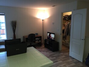 320 Parnell Ct in Walnut Creek, CA - Building Photo - Building Photo