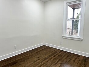 84 Dekalb Ave in Jersey City, NJ - Building Photo - Building Photo