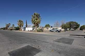 Redwood Park in Tucson, AZ - Building Photo - Building Photo