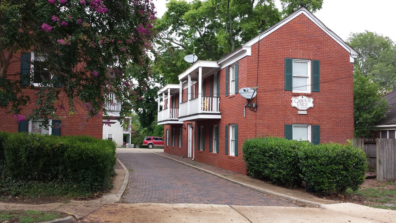 521 University Dr, Unit Campton Place Apartments in Starkville, MS - Building Photo