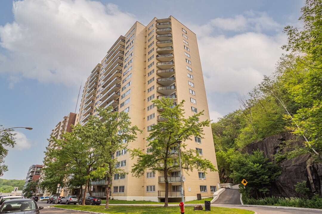 Gestion Forest Hill in Montréal, QC - Foto de edificio
