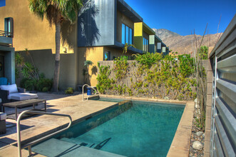 290 Cheryl Dr in Palm Springs, CA - Building Photo - Building Photo