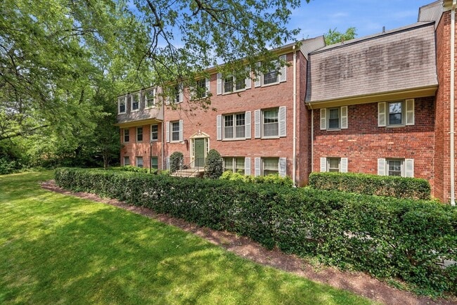 property at 5976 Westchester Park Dr