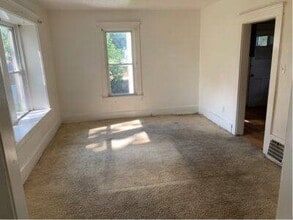 945 Clark St in Akron, OH - Building Photo - Building Photo