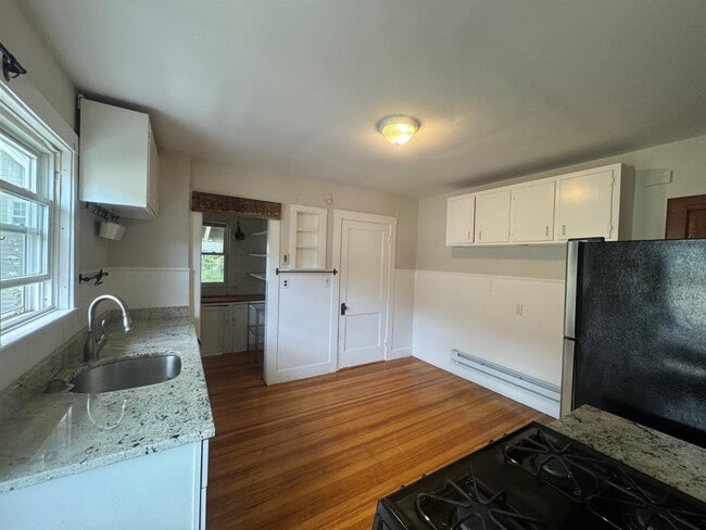 48 Standish St, Unit 2 in Cambridge, MA - Foto de edificio - Building Photo