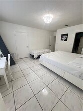 1351 SW 70th Ave in Miami, FL - Building Photo - Building Photo