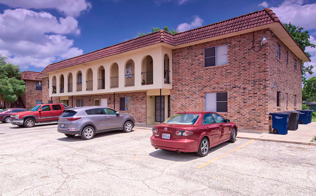 1053 Linde St in New Braunfels, TX - Building Photo - Primary Photo