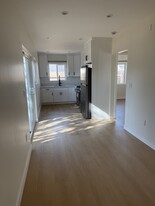 1044 Martin Luther King Jr Ave in Long Beach, CA - Building Photo