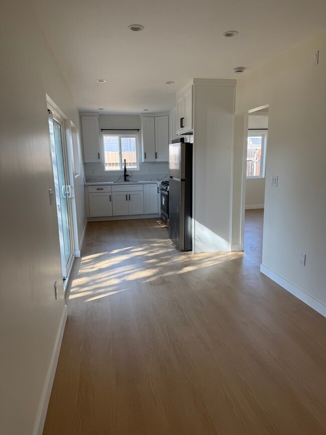 property at 1044 Martin Luther King Jr Ave