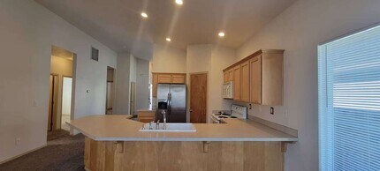 3842 SE Ryunkin St in Albany, OR - Building Photo - Building Photo