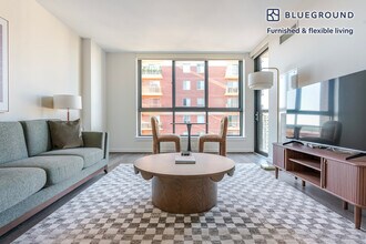 3444 Fairfax Dr, Unit FL11-ID1241 in Arlington, VA - Building Photo - Building Photo