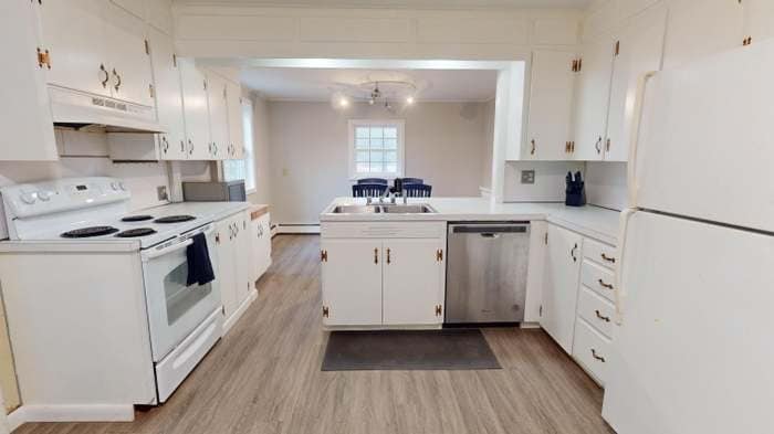 54 Burleigh Rd in Bangor, ME - Building Photo