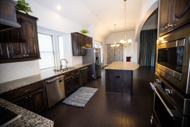 property at 13923 Hopewell Dr
