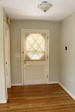 8025-8027 SW Northvale Wy in Portland, OR - Foto de edificio - Building Photo
