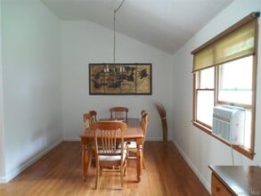 24 E Point Ln in Hampton Bays, NY - Building Photo - Building Photo