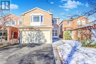 40 Houndtrail Dr in Toronto, ON - Building Photo