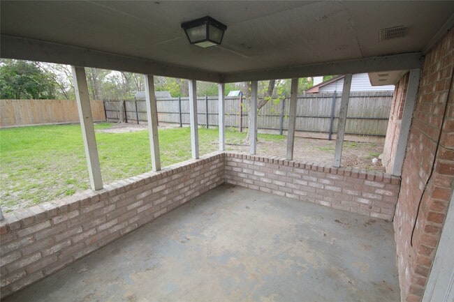 7623 Alperton Dr