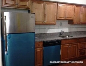82 Bremen St in Boston, MA - Building Photo - Building Photo