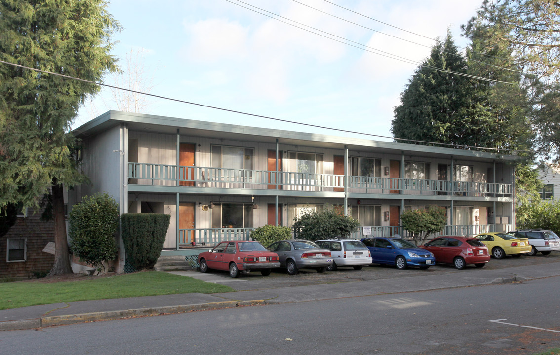 306 10th Ave SE in Olympia, WA - Foto de edificio