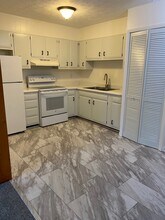 60 Webb Cove Rd, Unit UnitA in Asheville, NC - Building Photo - Building Photo