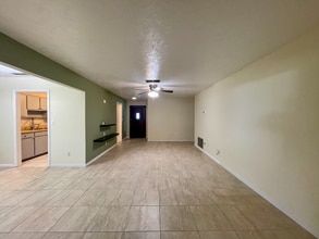 950 Hedgewood Ct in Winter Park, FL - Foto de edificio - Building Photo